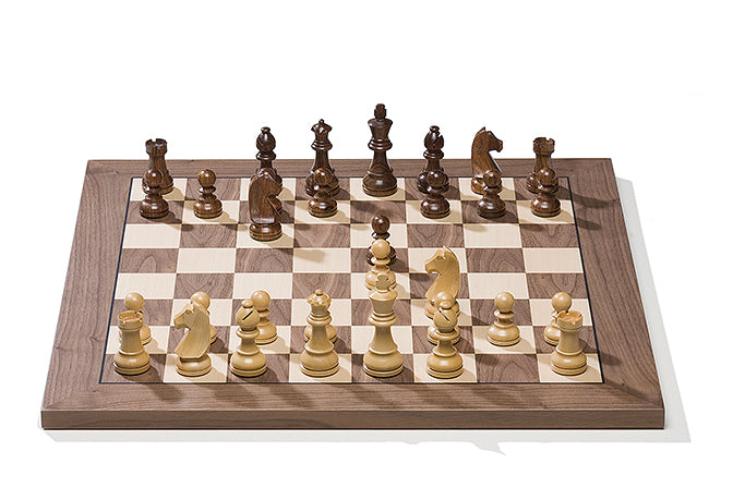DGT Tournament Electronic Chessboard – Walnut & Maple USB-C Sensor Board