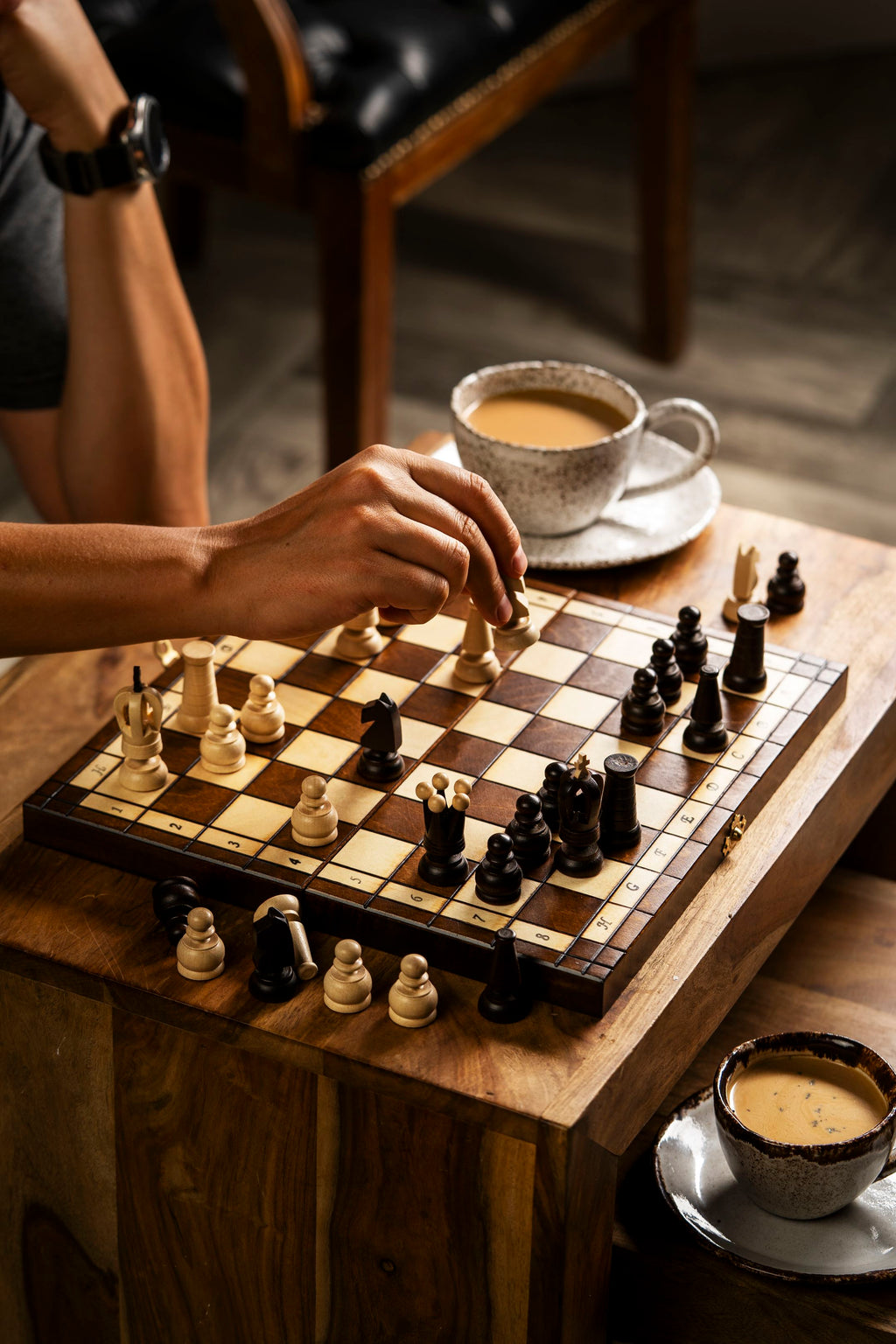 Royal Maxi Chess Set 31x31cm – Compact Folding Travel Board – image 12