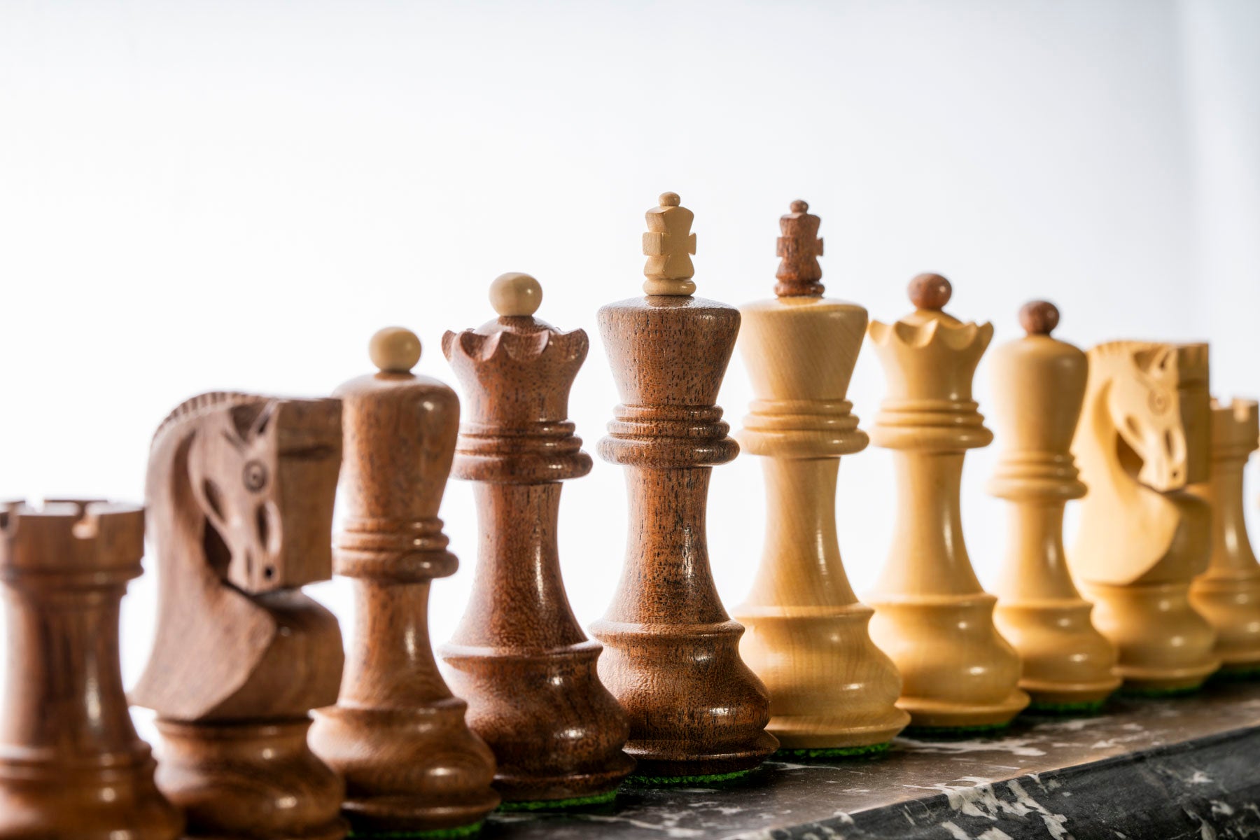 Zagreb Chess Pieces 3.5" - Acacia Boxwood Historic Set with Extra Queens – image 2