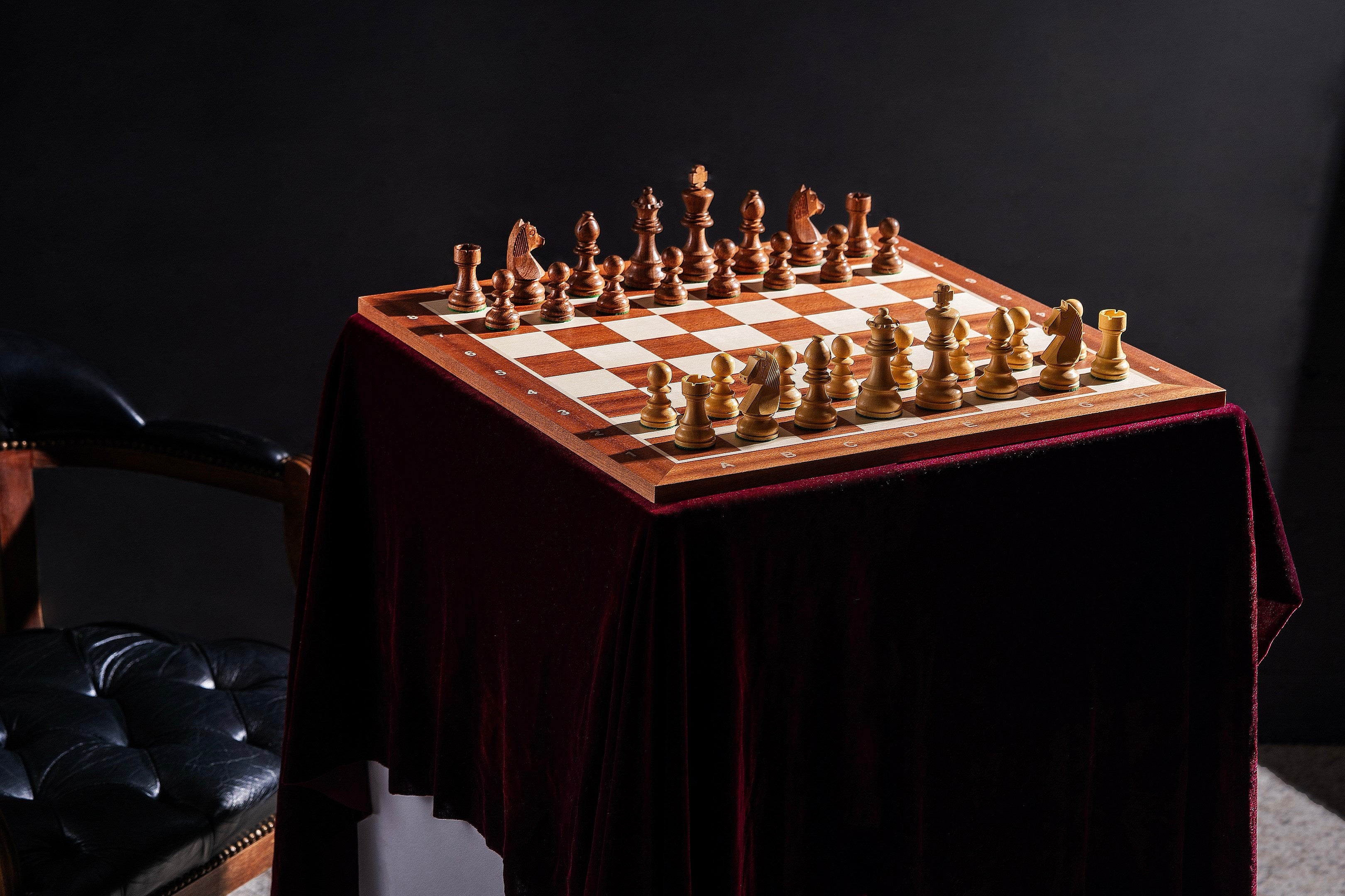 German Staunton Chess Pieces 3.5" - Acacia Boxwood Weighted Set with Extra Queens