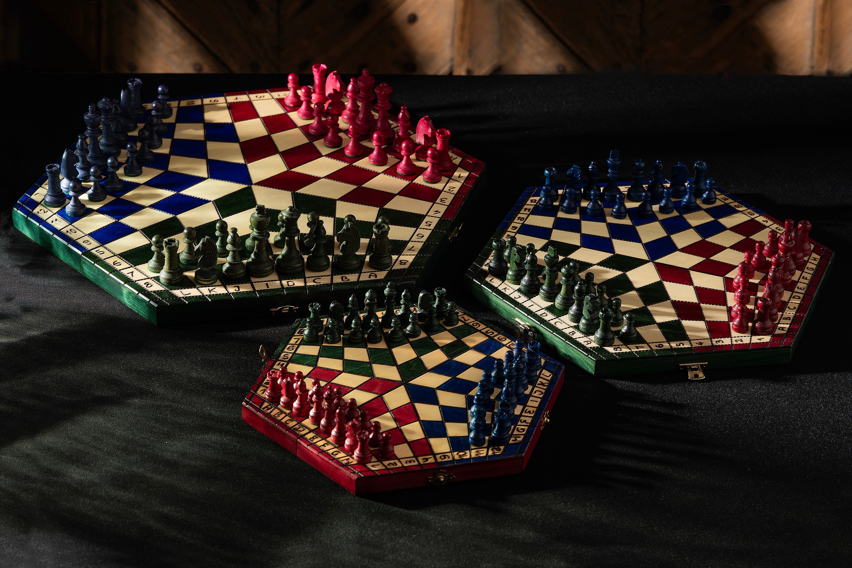 Three Player Chess Set Medium Tricolour 40x35cm – Hexagonal Board with Coloured Pieces – image 5